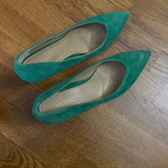 Luxury name brand shoes, most from Italy. Sizes 7 1/2 and 8 - Picture 3 of 8